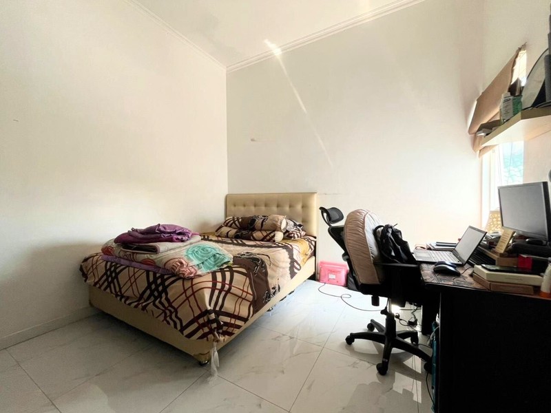 Rumah 2 Lantai Lingkungan Aman dan Nyaman Dengan Fasum Swimpool di Gandul