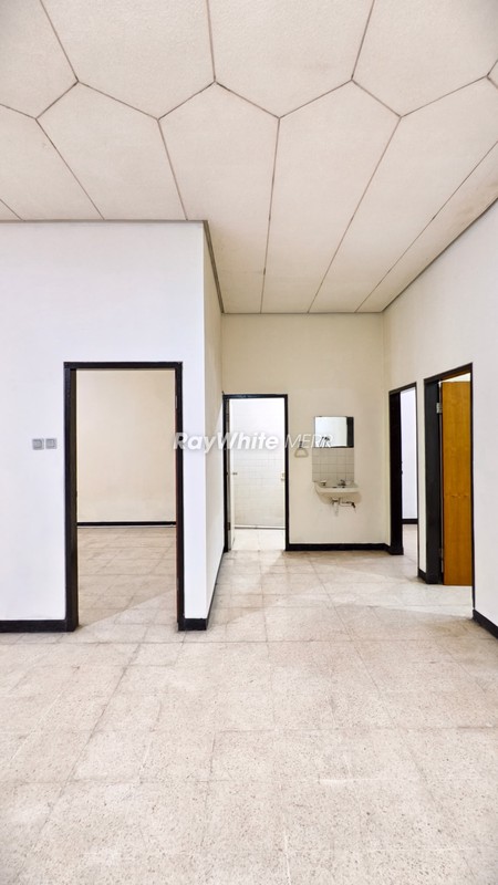 rumah dekat pusat kota Surabaya