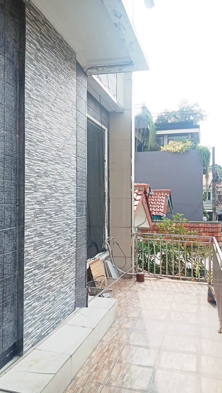 Rumah 3 Lantai, Lokasi Strategis dekat Kampus UIN di Ciputat