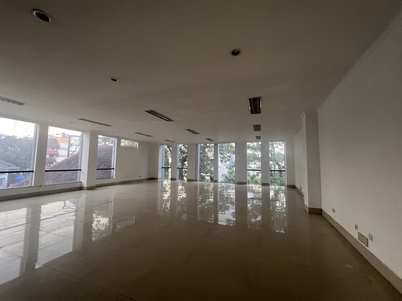 Gedung 4 lantai & Bangunan Heritage di Tengah Kota Bandung