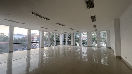 Gedung 4 lantai & Bangunan Heritage di Tengah Kota Bandung