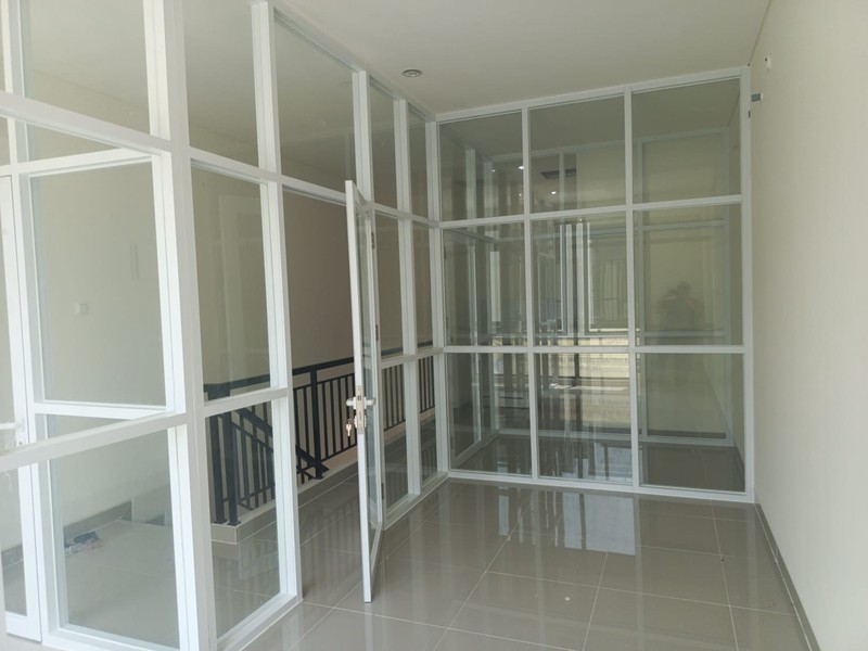 Hot Rent. Ruko brand new Sorrento Grande West, Gading Serpong