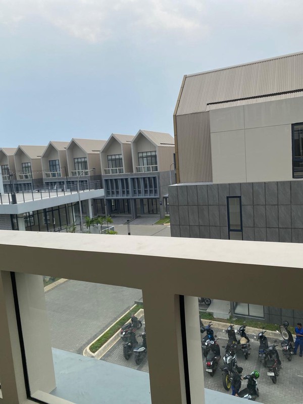 Fast Rent. Ruko mewah Delrey Business Townhouse, BSD City