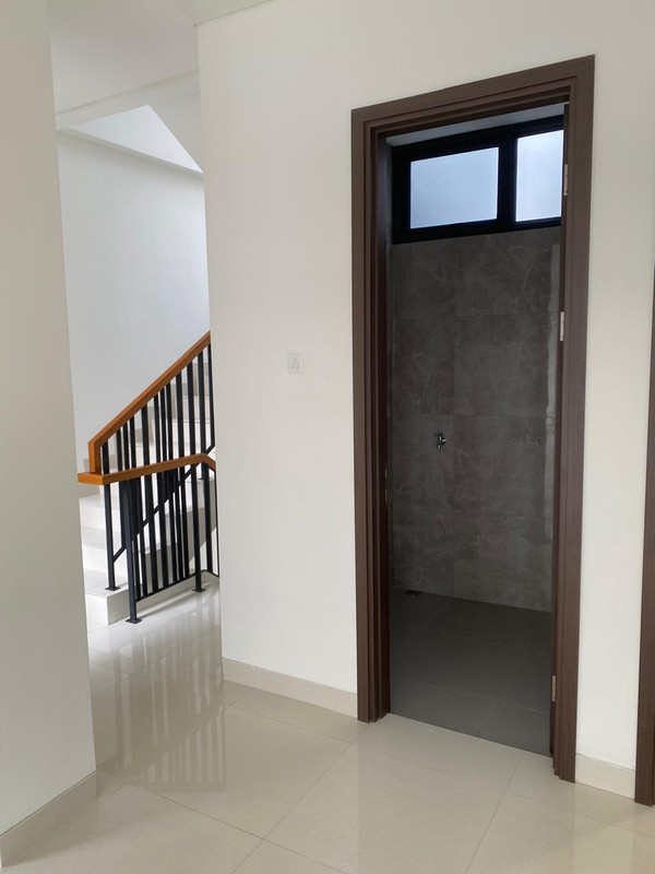 Fast Rent. Ruko mewah Delrey Business Townhouse, BSD City