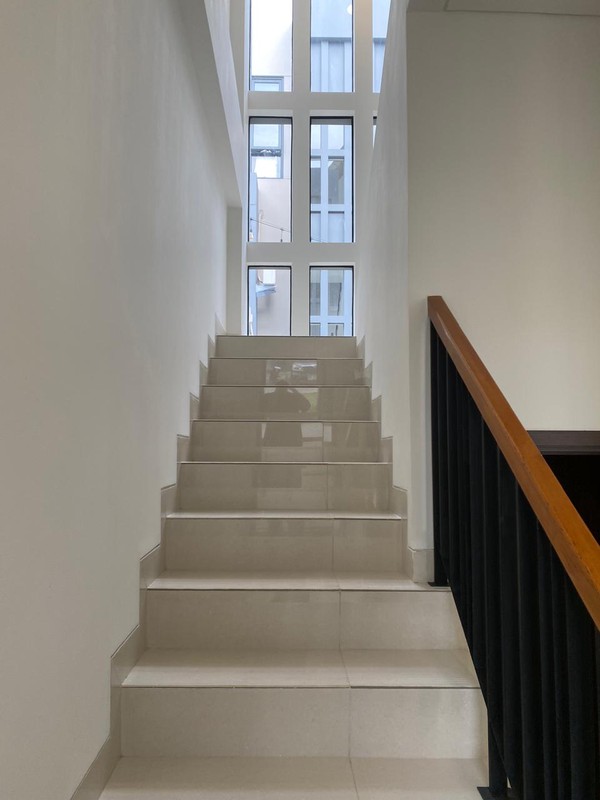 Fast Rent. Ruko mewah Delrey Business Townhouse, BSD City