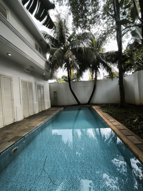 Dijual Hunian Nyaman untuk Keluarga Modern di Kemang Barat - Jakarta Selatan