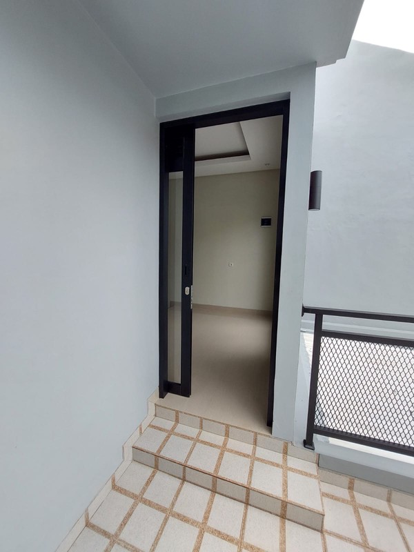 Rumah Cantik Siap Huni dengan Hunian Nyaman dan Asri @Pinang, Tangerang