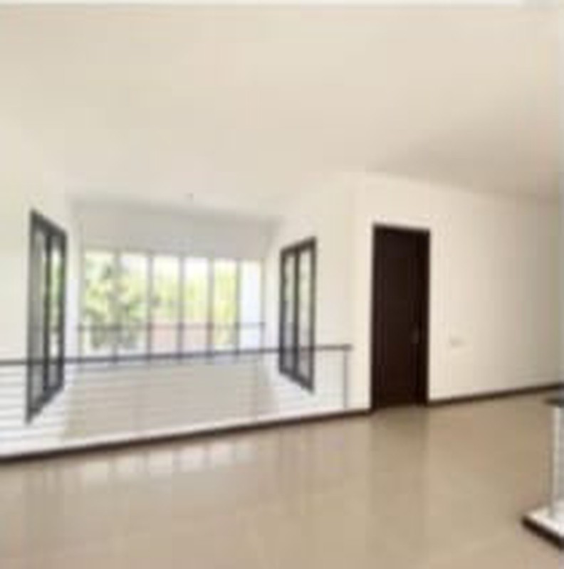 Jual Rumah Asri  Diamond  Hill Citraland Surabaya  Barat