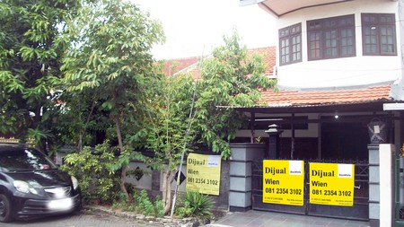 Rumah di Tenggilis Mejoyo Utara Surabaya Selatan, Lokasi Strategis dekat UBAYA, RS UBAYA & berbagai tempat kuliner, Row Jalan bisa 3 mobil, Terawat