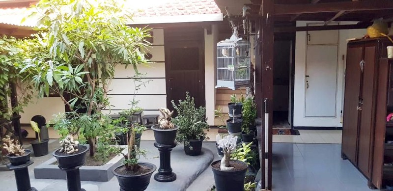 Rumah di Tenggilis Mejoyo Utara Surabaya Selatan, Lokasi Strategis dekat UBAYA, RS UBAYA & berbagai tempat kuliner, Row Jalan bisa 3 mobil, Terawat