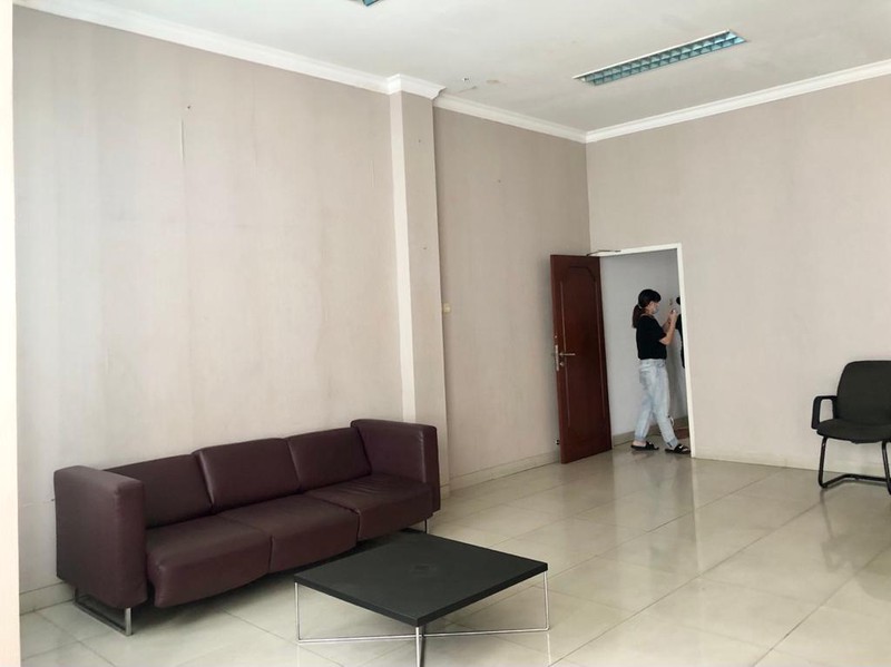 Rumah Ex kantor Summagung , Kelapa Gading Luas 6x18,5m2