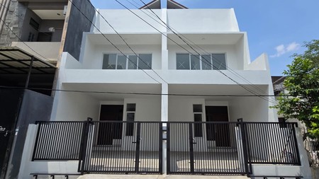 Rumah Dijual di Taman Ratu 