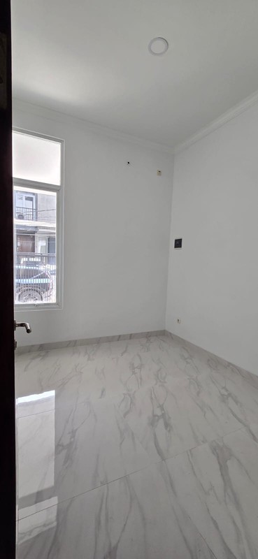 Rumah Dijual di Taman Ratu 