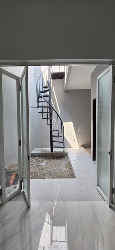 Rumah Dijual di Taman Ratu 