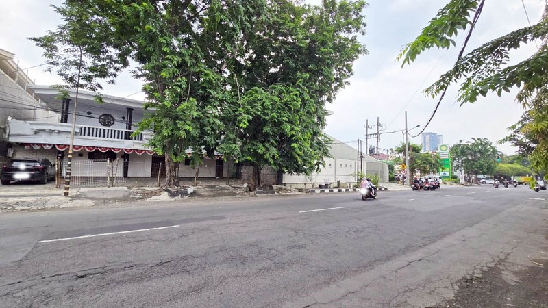 Rumah di Raya Margorejo (Ex. Toga Mas) Surabaya Selatan, Cocok untuk usaha / Kantor / Resto / Klinik dsb, Nol Jalan Raya - TS -