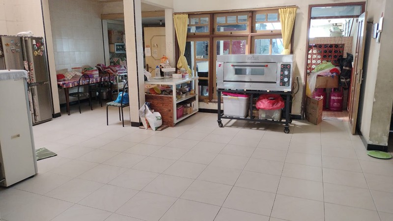 Dijual Rumah Darmo Permai Selatan Surabaya Barat - Cocok untuk Hunian atau Kantor