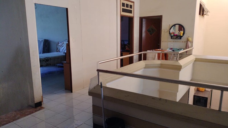 Dijual Rumah Darmo Permai Selatan Surabaya Barat - Cocok untuk Hunian atau Kantor