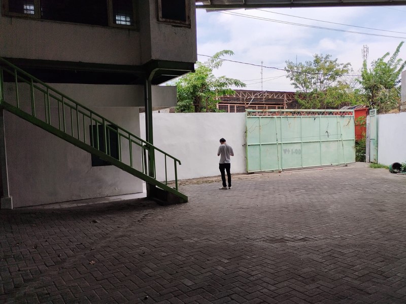 Di Sewa Gudang ( RENOVASI TOTAL)  MARGOMULYO PERMAI  SURABAYA BARAT