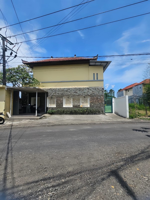 Disewakan villa hardy di seminyak, bali