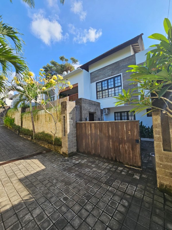 Disewakan Villa Baliem di Jimbaran, Bali