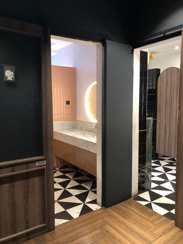 COMMERCIAL SPACE 4 LANTAI DI THAMRIN CITY - PELUANG INVESTASI ICONIC DI JAKARTA PUSAT