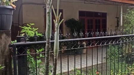 Dijual Rumah Hitung Tanah  Salemba Tengah - Jakarta Pusat, Dekat UI & RS St. Carolus  Harga di Bawah NJOP - Lokasi Super Strategis di Tengah Kota!