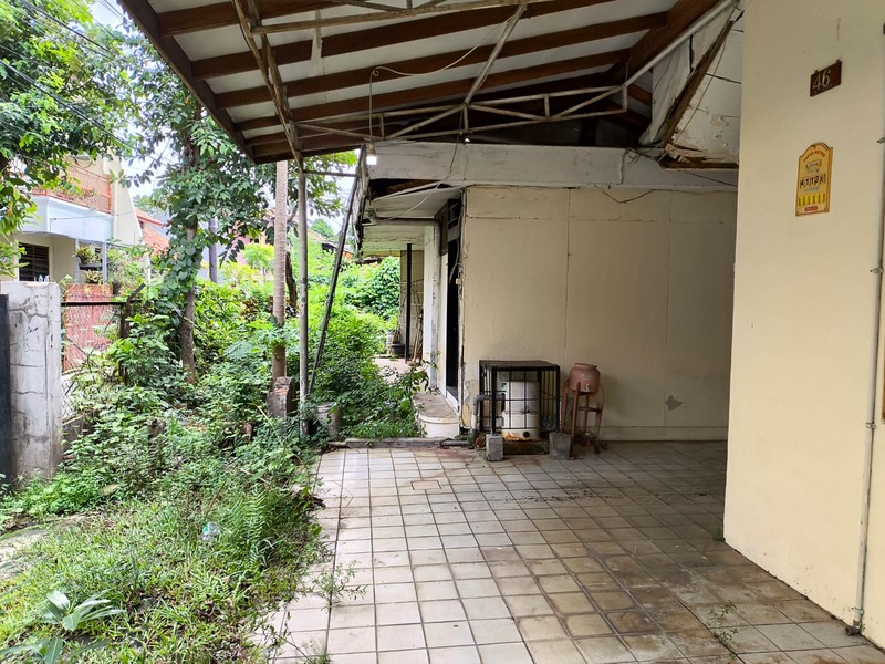 Dijual Rumah Hitung Tanah  Salemba Tengah - Jakarta Pusat, Dekat UI & RS St. Carolus  Harga di Bawah NJOP - Lokasi Super Strategis di Tengah Kota!