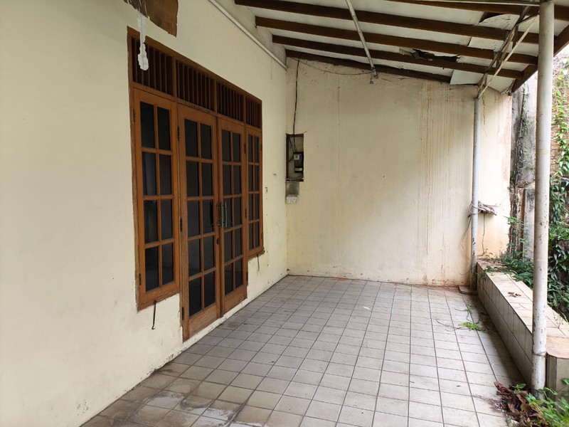 Dijual Rumah Hitung Tanah  Salemba Tengah - Jakarta Pusat, Dekat UI & RS St. Carolus  Harga di Bawah NJOP - Lokasi Super Strategis di Tengah Kota!