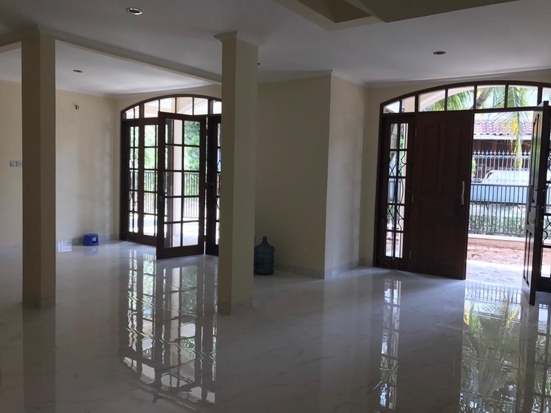 Di Jual Rumah di Bintaro Sektor 2 Posisi HOOK dengan KT 3+1 KM 3+1 sudah SHM.