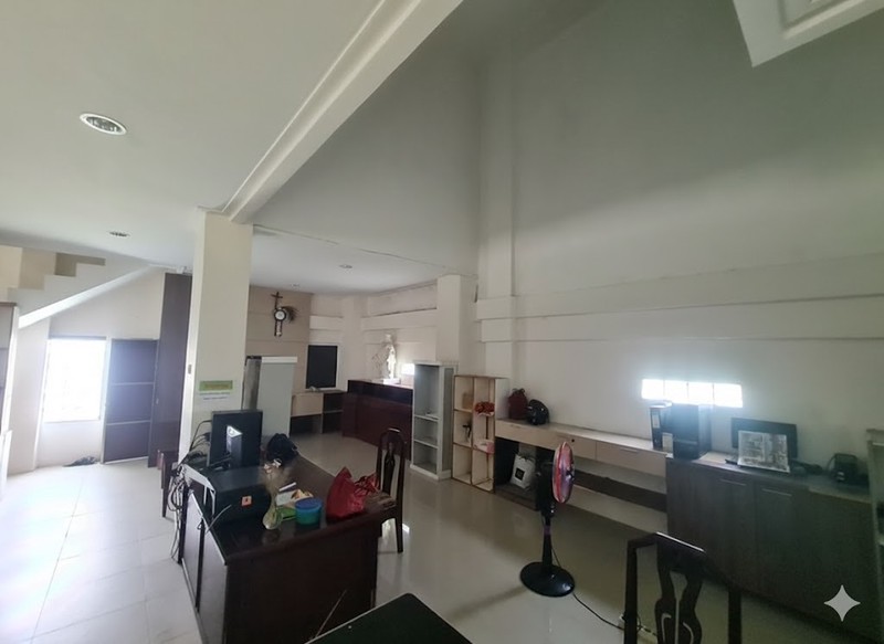 Nikmati Ruang Maksimal : Rumah Minimalis 2.5 Lantai Plus Basement di Lippo Cikarang