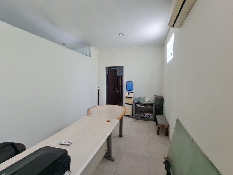 Nikmati Ruang Maksimal : Rumah Minimalis 2.5 Lantai Plus Basement di Lippo Cikarang