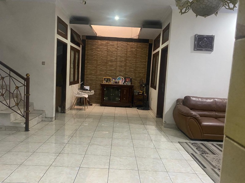 Dijual Rumah Asri Siap Huni di Komplek PEMDA Jati Asih - Bekasi  Rumah 2 lantai luas & nyaman di lingkungan tenang  bebas banjir!