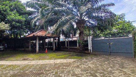 Disewakan lahan  strategis  dekat Labschool di tarumanegara ciputat cocok  untuk restauran atau cafe