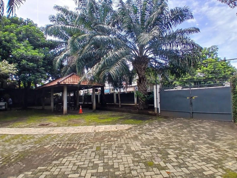 Disewakan lahan  strategis  dekat Labschool di tarumanegara ciputat cocok  untuk restauran atau cafe