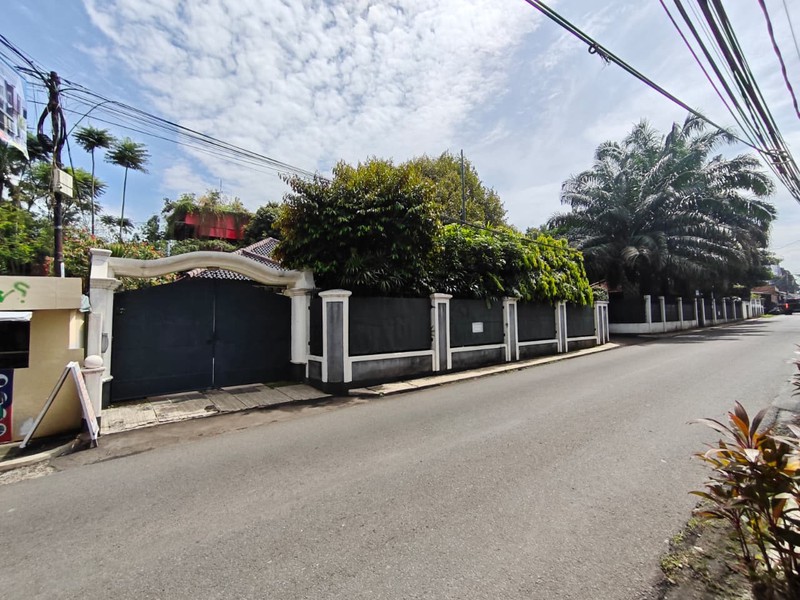 Disewakan lahan  strategis  dekat Labschool di tarumanegara ciputat cocok  untuk restauran atau cafe