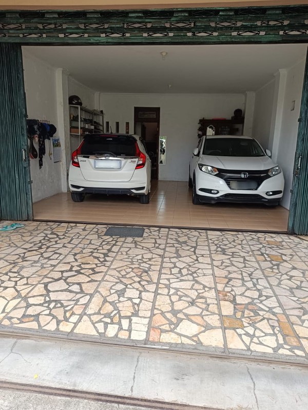 Rumah Mewah 2 Lantai Siap Huni, 409 Meter Persegi Hanya 5 Menit ke Ring Road Utara & Kampus Ternama