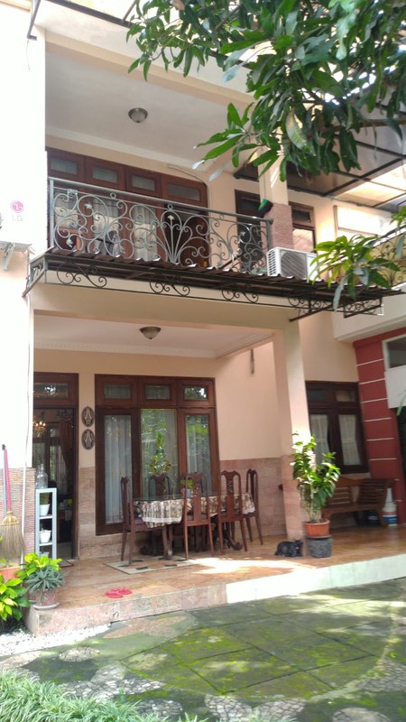 Rumah Mewah 2 Lantai Siap Huni, 409 Meter Persegi Hanya 5 Menit ke Ring Road Utara & Kampus Ternama