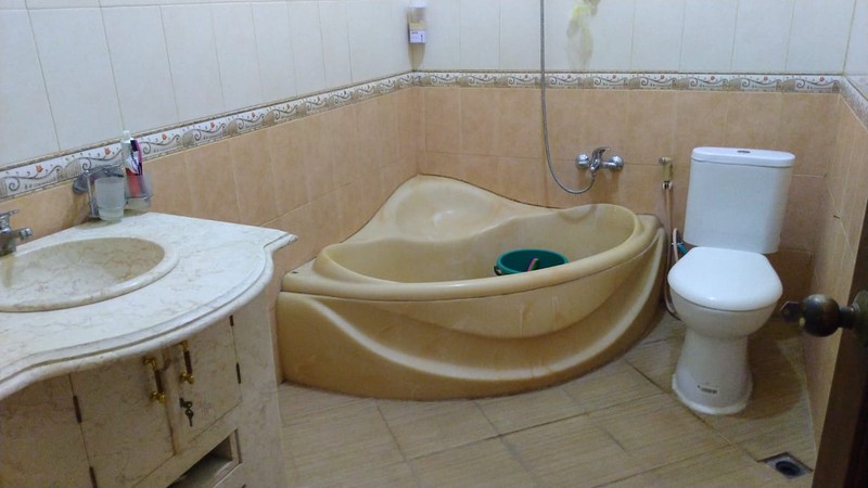 Rumah Mewah 2 Lantai Siap Huni, 409 Meter Persegi Hanya 5 Menit ke Ring Road Utara & Kampus Ternama