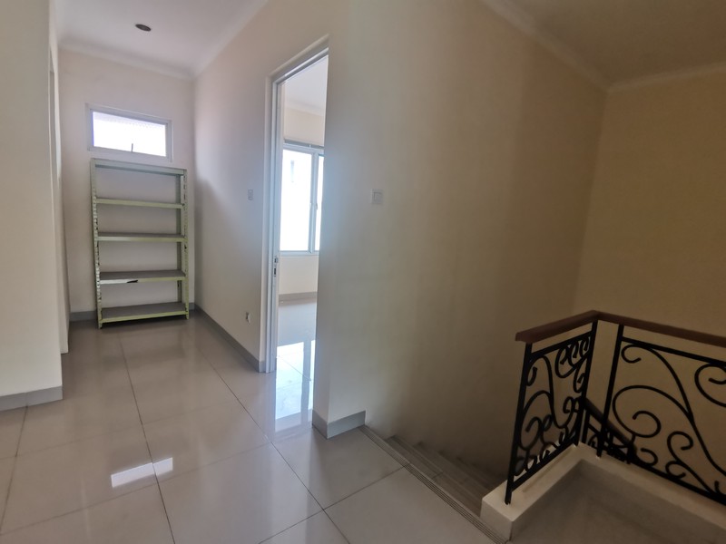 Rumah Mewah di Jl utama Lippo Cikarang dekat dengan sekolah Dian Harapan, Tunas Bangsa,Caris Global,  Kawasan EJIP, Delta Silicon, Jababeka