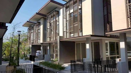 Rumah 2 Lantai Surabaya Barat Wisata Bukit Mas Cluster Notredame
