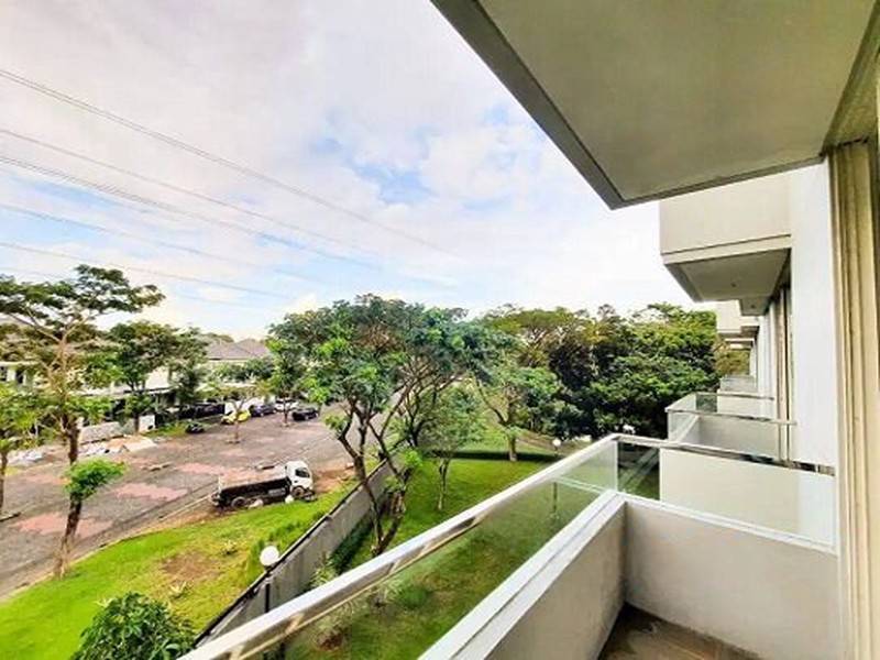 Rumah 2 Lantai Surabaya Barat Wisata Bukit Mas Cluster Notredame