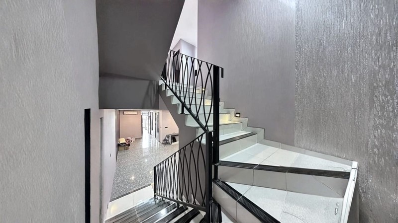 Rumah 4 Lantai Tebet Barat Dalam Jakarta Selatan - Cocok Hunian & Usaha