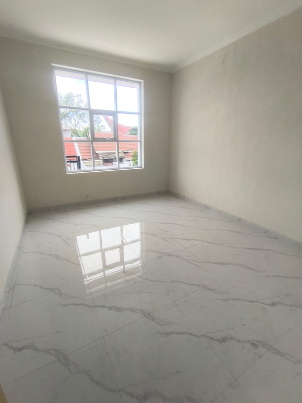 Dijual Rumah Baru Ketintang Madya Surabaya Selatan - Bangunan Premium Siap Huni