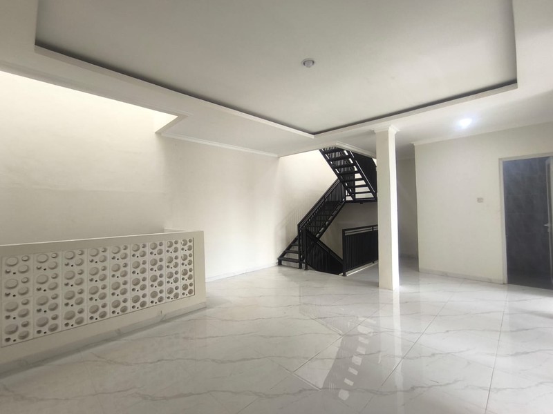 Dijual Rumah Baru Ketintang Madya Surabaya Selatan - Bangunan Premium Siap Huni