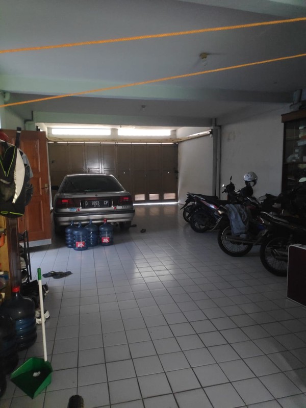 Dijual Rumah 2 lantai  Kircon Sayap Ahmad Yani