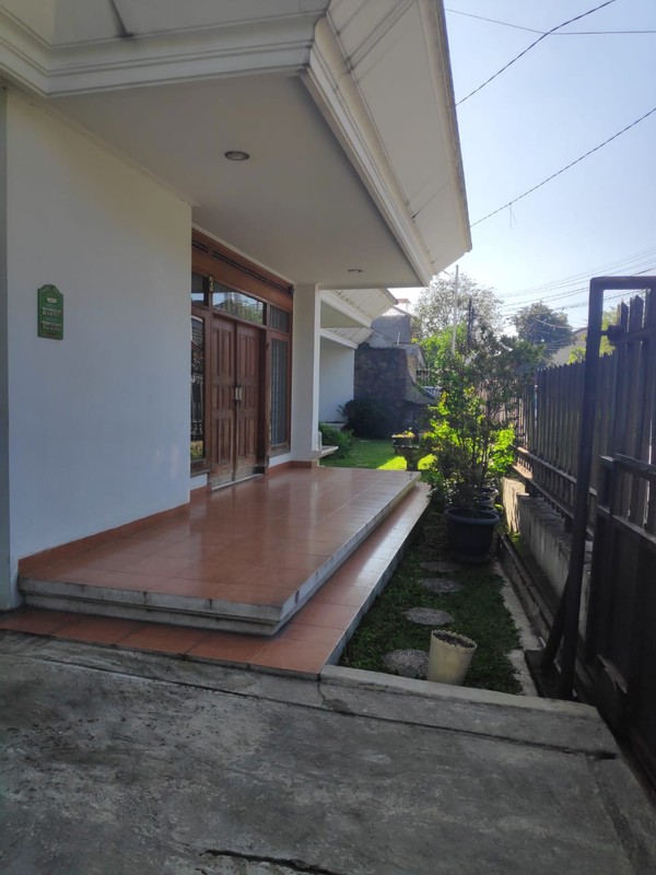 Dijual Rumah 2 lantai  Kircon Sayap Ahmad Yani