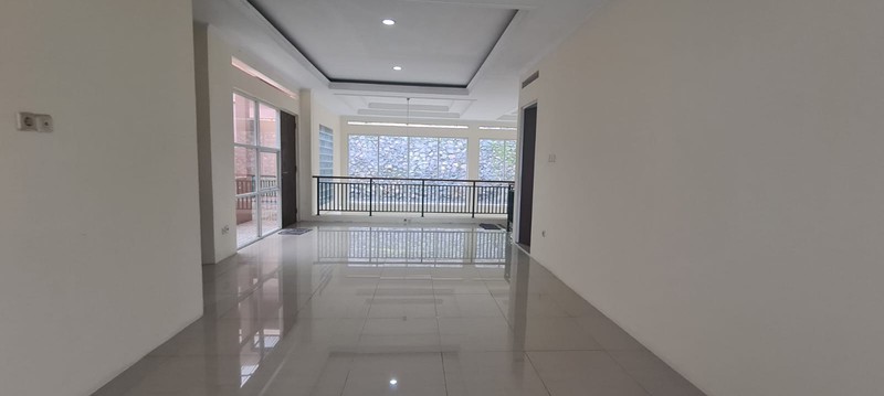 Dijual Rumah Setraduta Hegar Mainroad