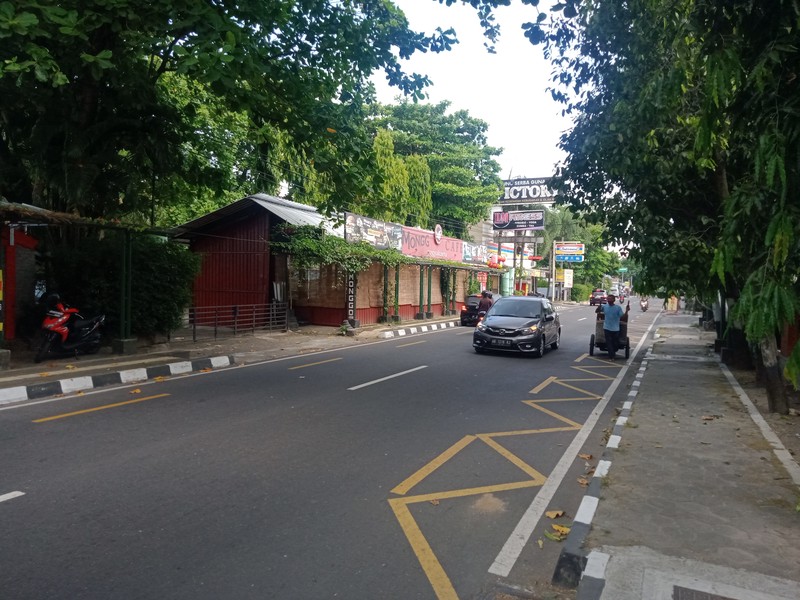 TANAH DAN BANGUNAN RUANG USAHA, LOKASI STRATEGIS DI JL VETERAN, YOGYAKARTA