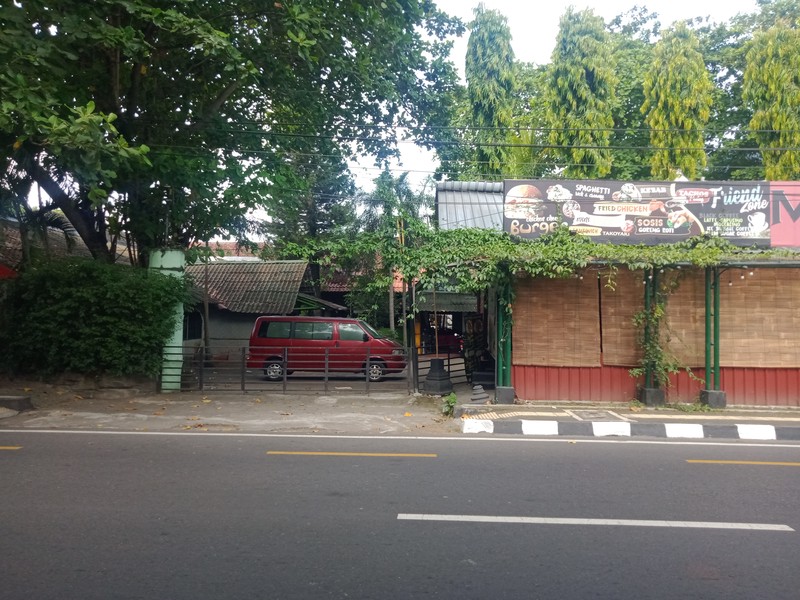 TANAH DAN BANGUNAN RUANG USAHA, LOKASI STRATEGIS DI JL VETERAN, YOGYAKARTA