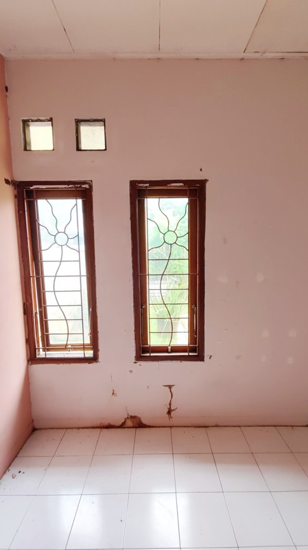 Banting Harga. Rumah standar Griya Loka, BSD